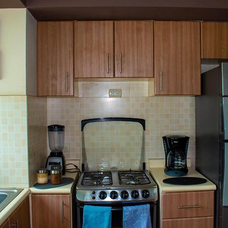 2 Rooms, 1 King Size Bed, 64" Smart Hdtv Guatemala City Exterior foto