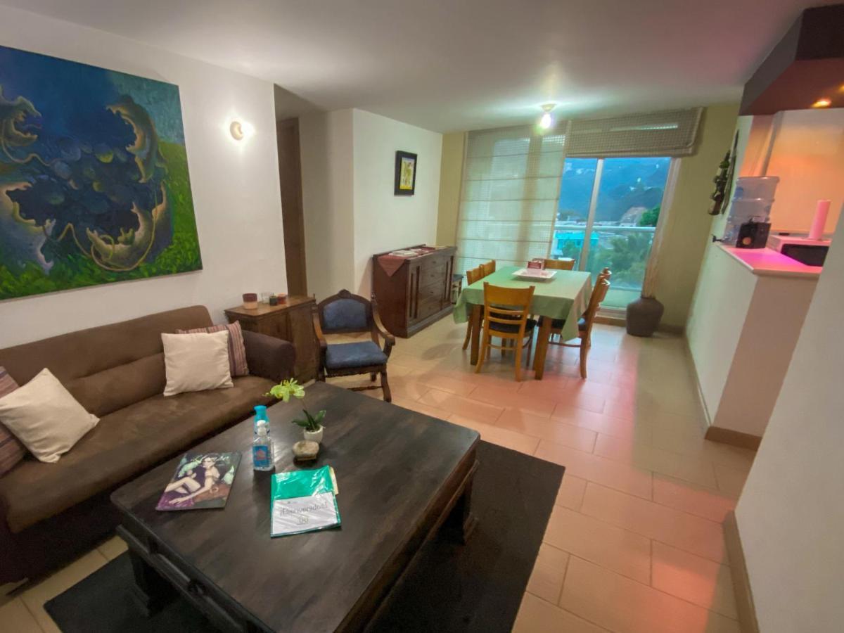 2 Rooms, 1 King Size Bed, 64" Smart Hdtv Guatemala City Exterior foto