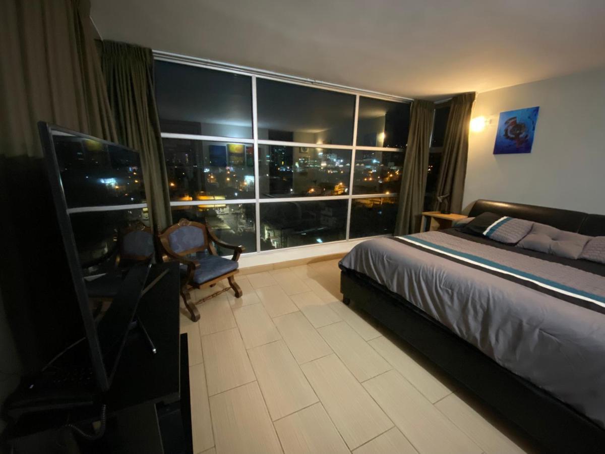2 Rooms, 1 King Size Bed, 64" Smart Hdtv Guatemala City Exterior foto