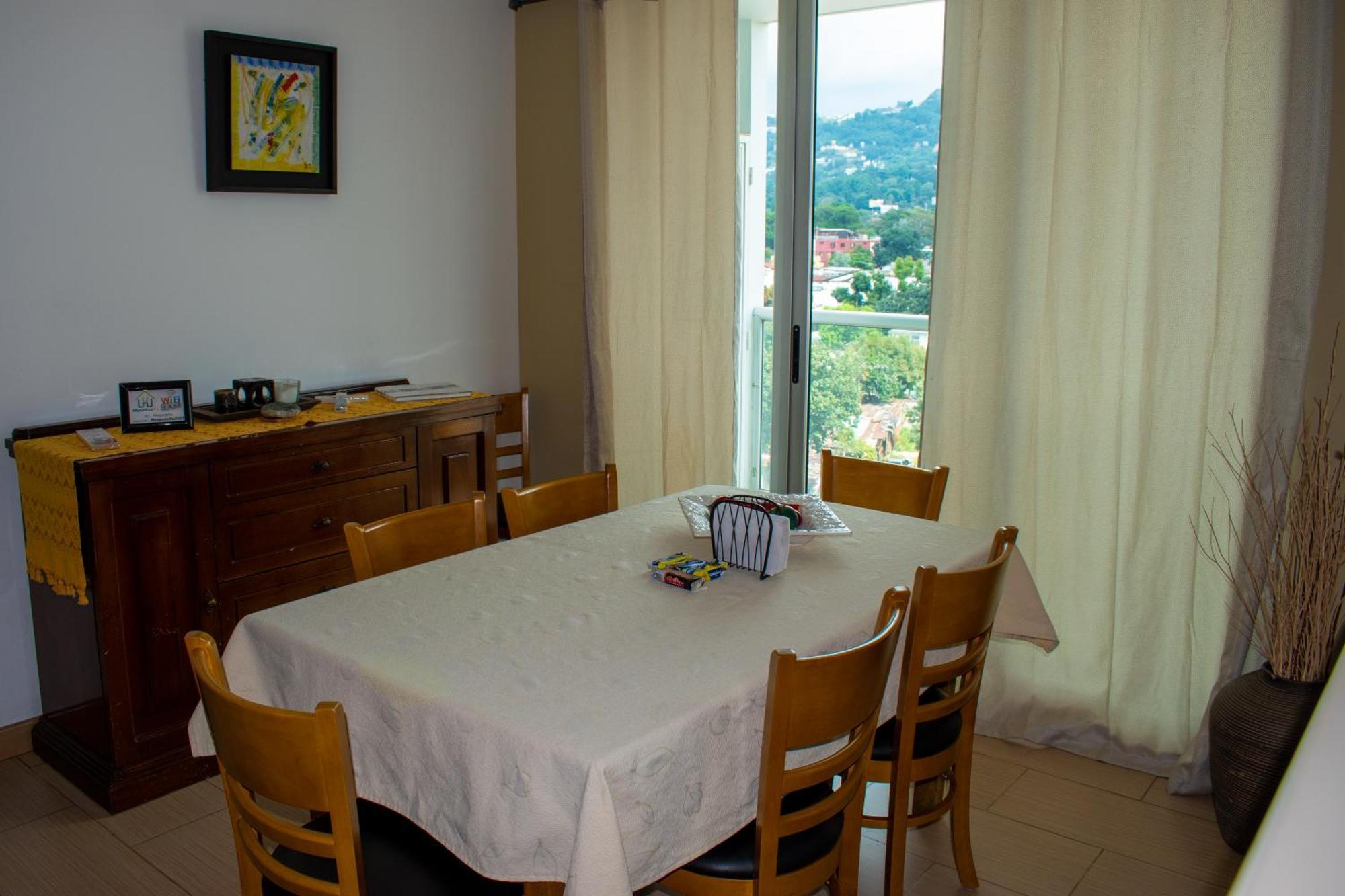 2 Rooms, 1 King Size Bed, 64" Smart Hdtv Guatemala City Exterior foto